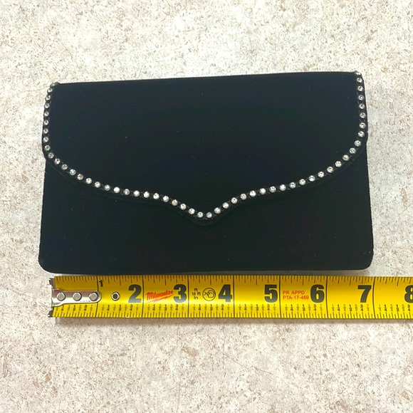 BNWT MAGID BLACK VELVET & CRYSTAL TRIM EVENING PURSE WITH STRAP OR CLUTCH STYLE - Picture 4 of 9
